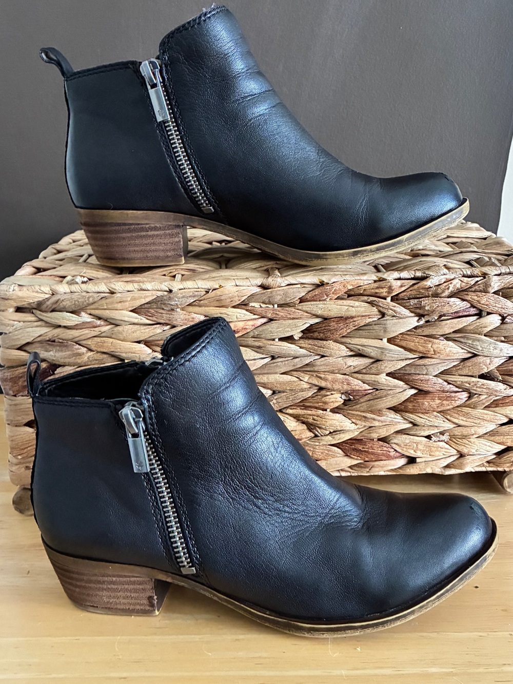 Lucky Brand Black Leather Double Zip Ankle Boots Booties size 5.5